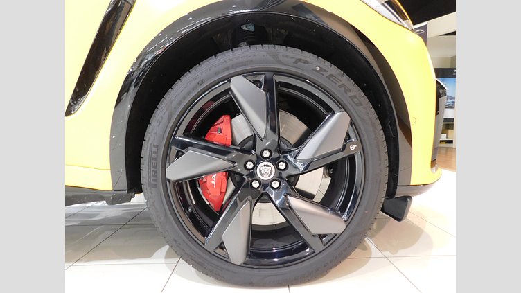 2024 認定中古車 Jaguar F-Pace Sorrento Yellow P550 AWD（オートマチック） SVR