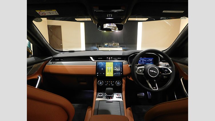 2024 認定中古車 Jaguar F-Pace Sorrento Yellow P550 AWD（オートマチック） SVR