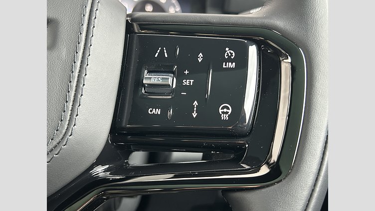 2024 認定中古車 Land Rover Range Rover Evoque フジホワイト P300eプラグインハイブリッド（ガソリン） スタンダードホイールベース DYNAMIC HSE