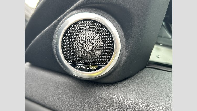 2024 認定中古車 Land Rover Range Rover Evoque フジホワイト P300eプラグインハイブリッド（ガソリン） スタンダードホイールベース DYNAMIC HSE