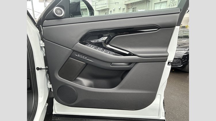 2024 認定中古車 Land Rover Range Rover Evoque フジホワイト P300eプラグインハイブリッド（ガソリン） スタンダードホイールベース DYNAMIC HSE