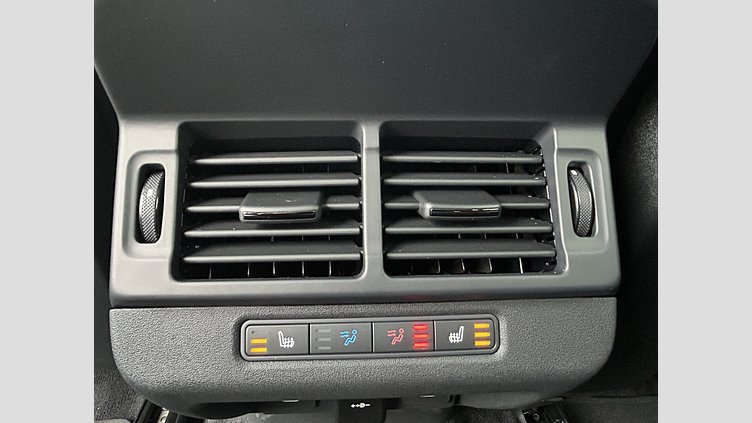 2024 認定中古車 Land Rover Range Rover Evoque フジホワイト P300eプラグインハイブリッド（ガソリン） スタンダードホイールベース DYNAMIC HSE