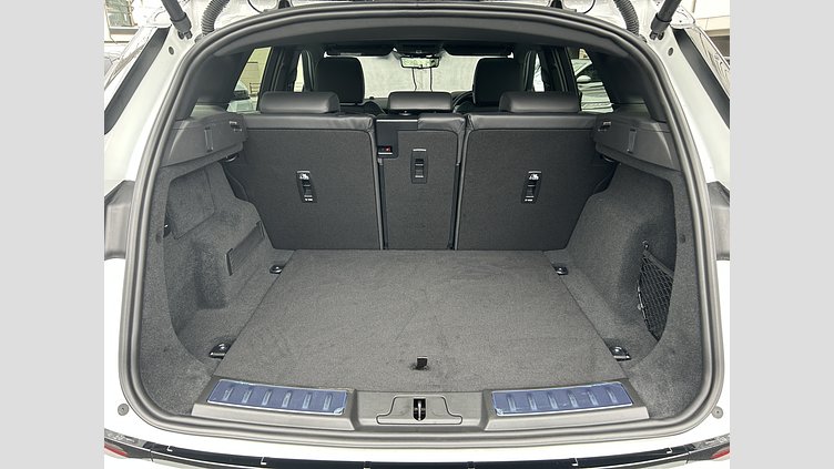 2024 認定中古車 Land Rover Range Rover Evoque フジホワイト P300eプラグインハイブリッド（ガソリン） スタンダードホイールベース DYNAMIC HSE