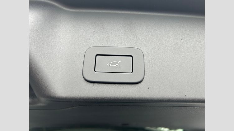 2024 認定中古車 Land Rover Range Rover Evoque フジホワイト P300eプラグインハイブリッド（ガソリン） スタンダードホイールベース DYNAMIC HSE