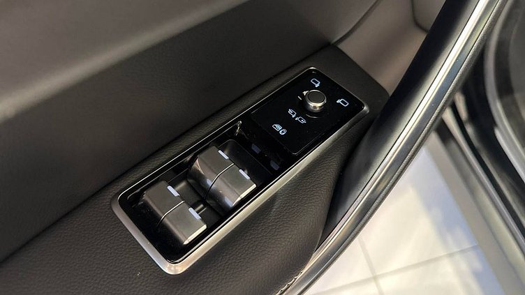 2024 Approved Jaguar F-Pace Santorini Black 2.0 P400e R-Dynamic S 