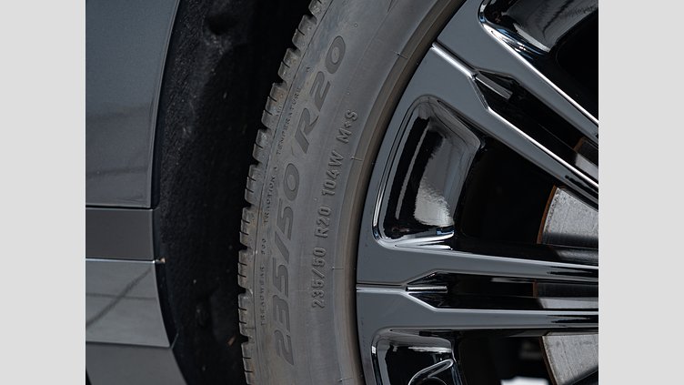 2024 認定中古車 Land Rover Range Rover Evoque カルパチアングレイ D200マイルドハイブリッド（ディーゼル） スタンダードホイールベース S