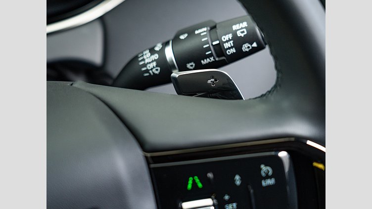 2024 認定中古車 Land Rover Range Rover Evoque カルパチアングレイ D200マイルドハイブリッド（ディーゼル） スタンダードホイールベース S