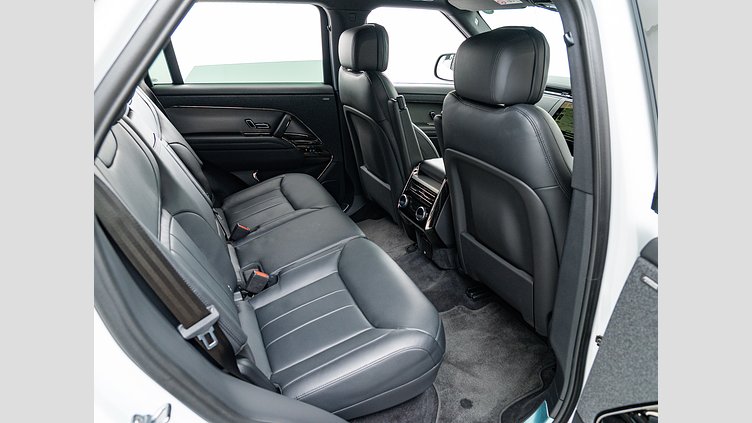 2024 認定中古車 Land Rover Range Rover Sport フジホワイト D300マイルドハイブリッド スタンダードホイールベース Dynamic HSE