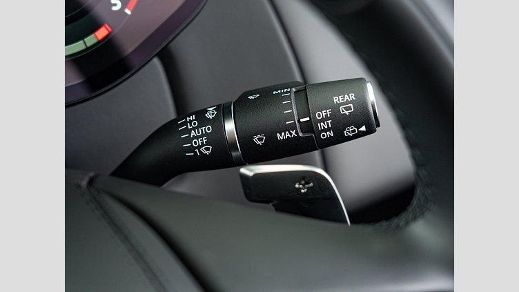 2024 認定中古車 Land Rover Range Rover Sport フジホワイト D300マイルドハイブリッド スタンダードホイールベース Dynamic HSE