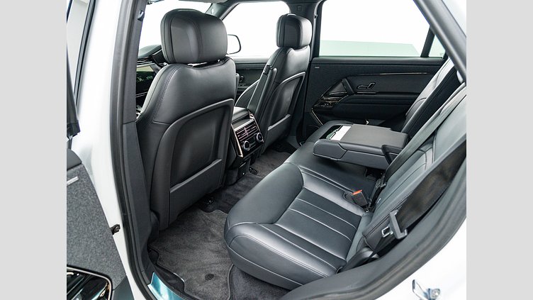 2024 認定中古車 Land Rover Range Rover Sport フジホワイト D300マイルドハイブリッド スタンダードホイールベース Dynamic HSE