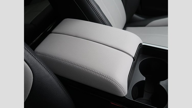 2023 認定中古車 Land Rover Range Rover Evoque フィレンツェレッド D200 AWD（オートマチック）MHEV R-DYNAMIC S