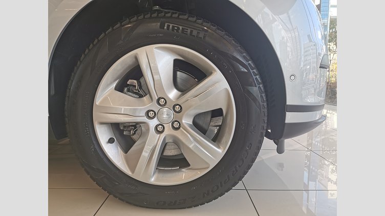 2021 認定中古車 Land Rover Range Rover Velar ハクバシルバー D200 AWD（オートマチック） MHEV 2.0L