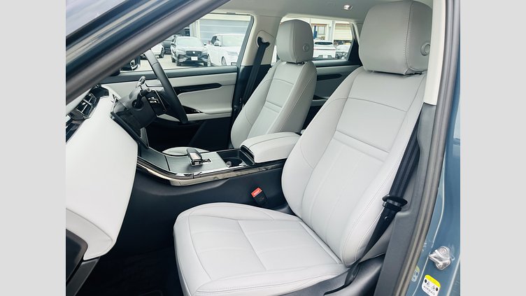 2024 認定中古車 Land Rover Range Rover Evoque トライベッカブルー D200マイルドハイブリッド（ディーゼル） スタンダードホイールベース S