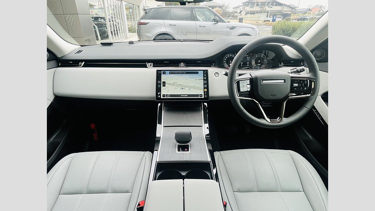 2024 認定中古車 Land Rover Range Rover Evoque トライベッカブルー D200マイルドハイブリッド（ディーゼル） スタンダードホイールベース S