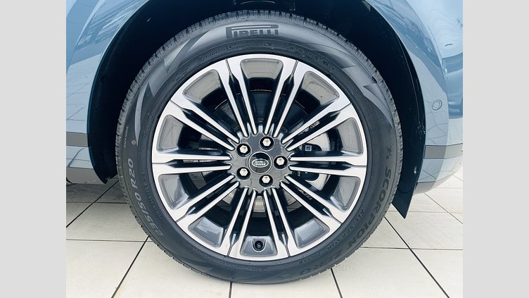 2024 認定中古車 Land Rover Range Rover Evoque トライベッカブルー D200マイルドハイブリッド（ディーゼル） スタンダードホイールベース S