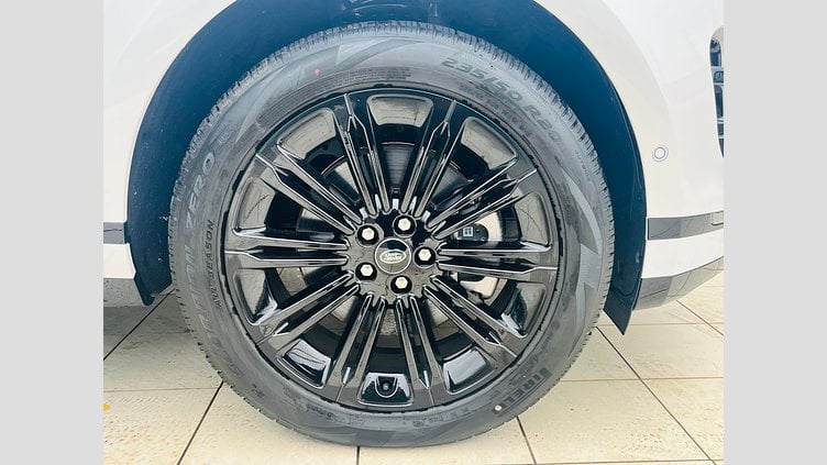 2024 認定中古車 Land Rover Range Rover Evoque オストゥーニパールホワイト P300eプラグインハイブリッド（ガソリン） スタンダードホイールベース DYNAMIC HSE