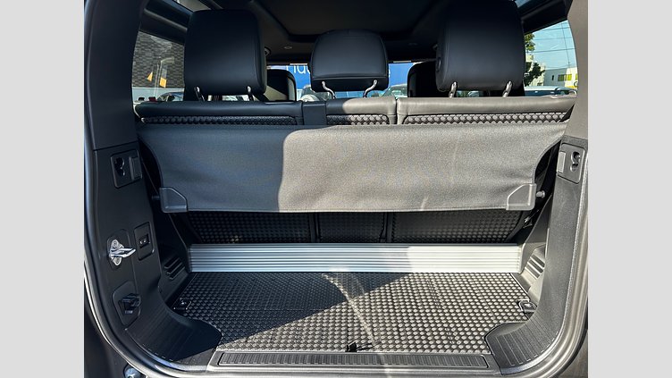 2024 認定中古車 Land Rover Defender 90 カルパチアングレイ D300 AWD（AT） X-DYNAMIC HSE