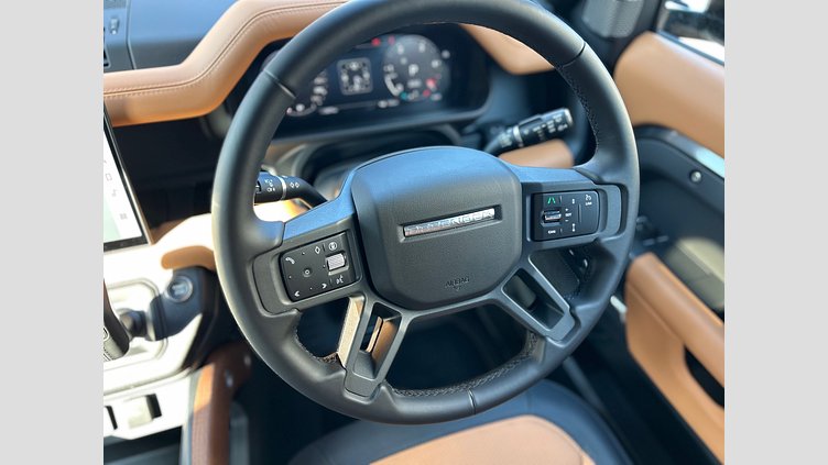 2024 認定中古車 Land Rover Defender 90 カルパチアングレイ D300 AWD（AT） X-DYNAMIC HSE
