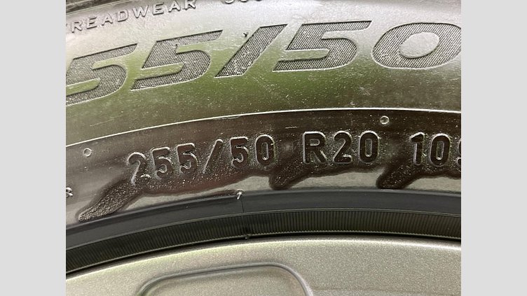 2022 認定中古車 Land Rover Range Rover Velar オストゥーニパールホワイト D200 AWD（オートマチック） MHEV R-DYNAMIC S