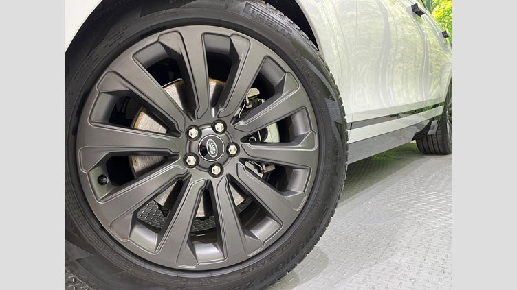 2022 認定中古車 Land Rover Range Rover Velar オストゥーニパールホワイト D200 AWD（オートマチック） MHEV R-DYNAMIC S