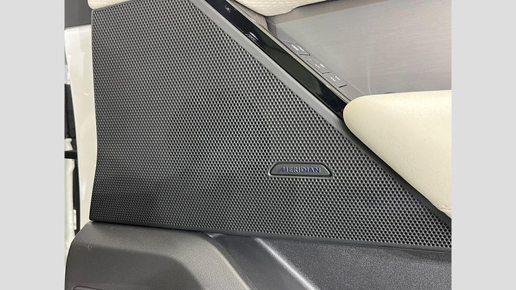 2022 認定中古車 Land Rover Range Rover Velar オストゥーニパールホワイト D200 AWD（オートマチック） MHEV R-DYNAMIC S