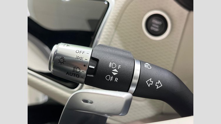2022 認定中古車 Land Rover Range Rover Velar オストゥーニパールホワイト D200 AWD（オートマチック） MHEV R-DYNAMIC S