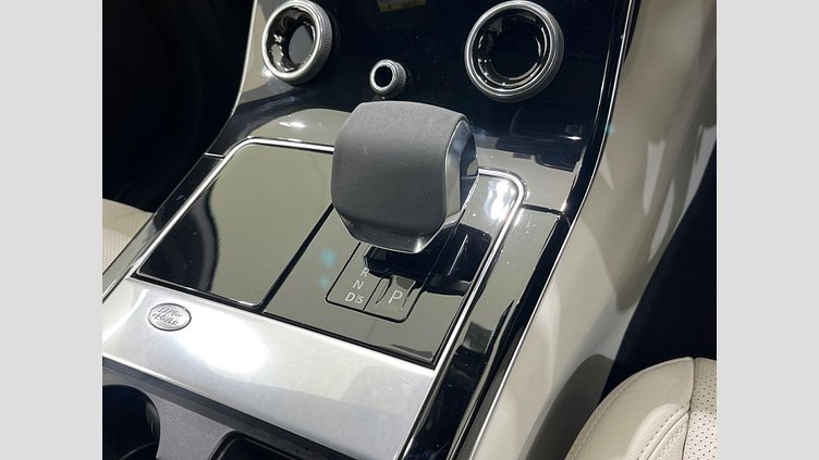 2022 認定中古車 Land Rover Range Rover Velar オストゥーニパールホワイト D200 AWD（オートマチック） MHEV R-DYNAMIC S