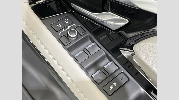 2020 認定中古車 Land Rover Range Rover Evoque インダスシルバー P200 Standard