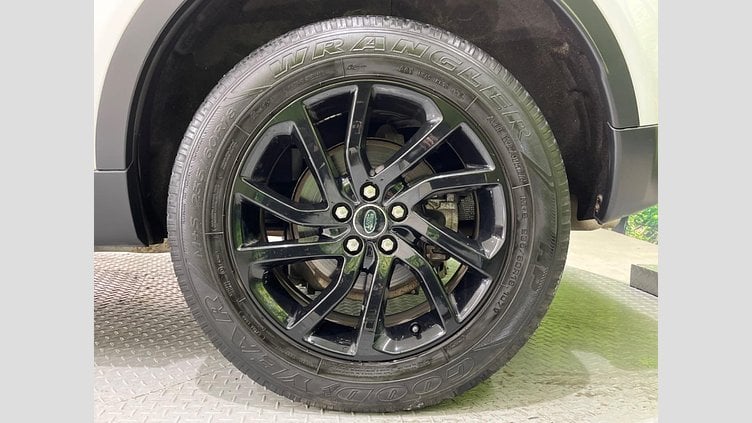 2018 認定中古車 Land Rover Discovery Sport Fuji White 2.0 litre i4D Diesel ゴーアウトエディション