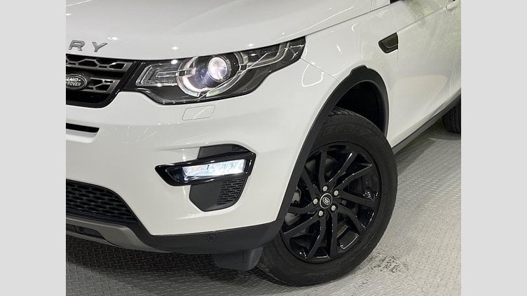 2018 認定中古車 Land Rover Discovery Sport Fuji White 2.0 litre i4D Diesel ゴーアウトエディション