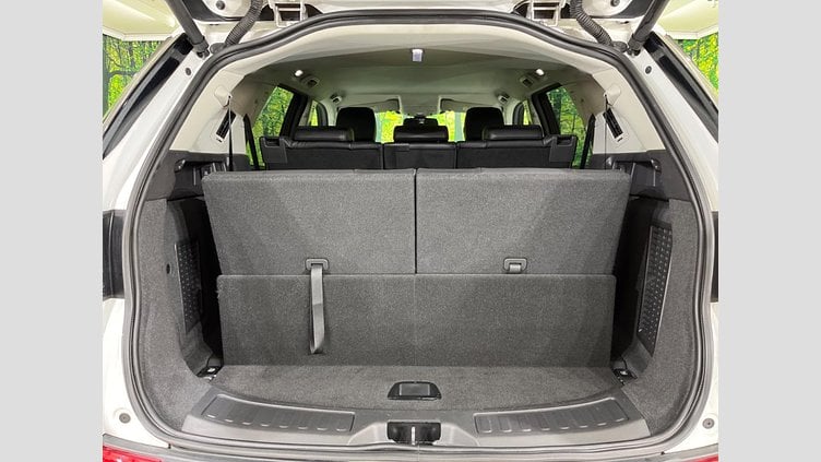 2018 認定中古車 Land Rover Discovery Sport Fuji White 2.0 litre i4D Diesel ゴーアウトエディション