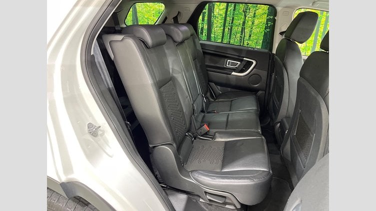 2018 認定中古車 Land Rover Discovery Sport Fuji White 2.0 litre i4D Diesel ゴーアウトエディション