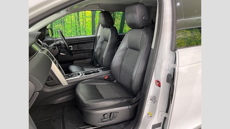 2018 認定中古車 Land Rover Discovery Sport Fuji White 2.0 litre i4D Diesel ゴーアウトエディション