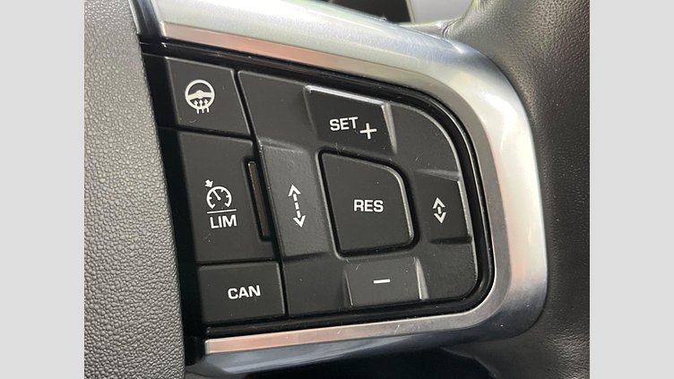 2018 認定中古車 Land Rover Discovery Sport Fuji White 2.0 litre i4D Diesel ゴーアウトエディション