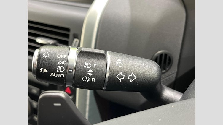 2018 認定中古車 Land Rover Discovery Sport Fuji White 2.0 litre i4D Diesel ゴーアウトエディション