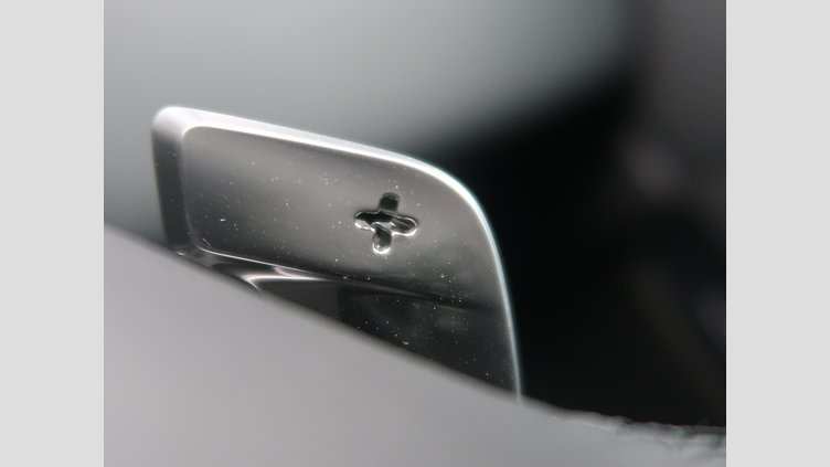 2024 認定中古車 Land Rover Range Rover Evoque サントリーニブラック P300eプラグインハイブリッド（ガソリン） スタンダードホイールベース DYNAMIC HSE