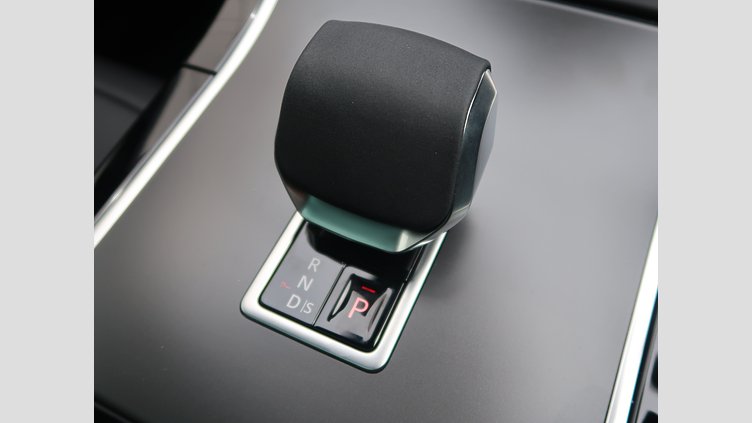 2024 認定中古車 Land Rover Range Rover Evoque サントリーニブラック P300eプラグインハイブリッド（ガソリン） スタンダードホイールベース DYNAMIC HSE