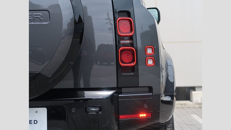 2024 認定中古車 Land Rover Defender 90 カルパチアングレイ D300 AWD（AT） X-DYNAMIC HSE