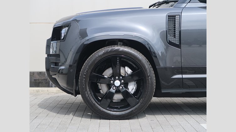 2024 認定中古車 Land Rover Defender 90 カルパチアングレイ D300 AWD（AT） X-DYNAMIC HSE