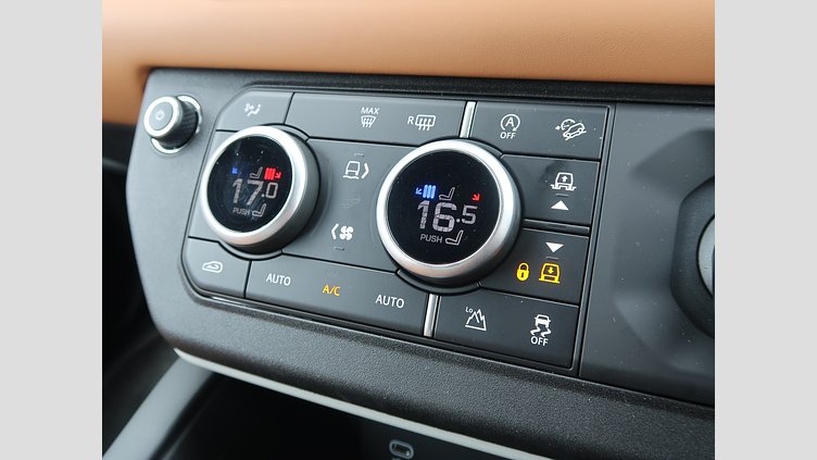 2024 認定中古車 Land Rover Defender 90 カルパチアングレイ D300 AWD（AT） X-DYNAMIC HSE
