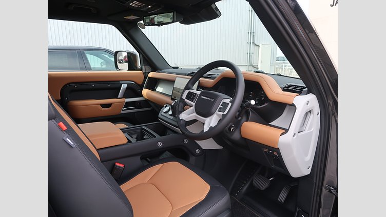 2024 認定中古車 Land Rover Defender 90 カルパチアングレイ D300 AWD（AT） X-DYNAMIC HSE
