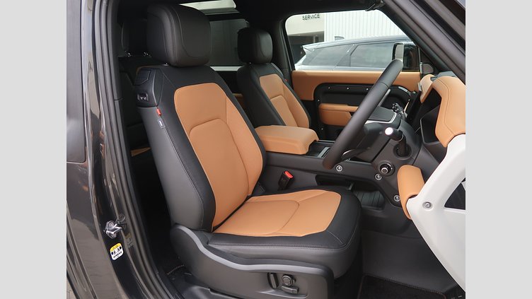 2024 認定中古車 Land Rover Defender 90 カルパチアングレイ D300 AWD（AT） X-DYNAMIC HSE