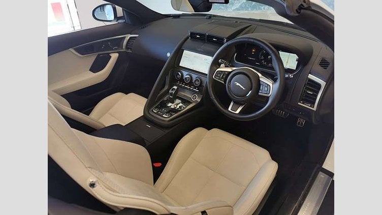 2023 認定中古車 Jaguar F-Type フジホワイト P300 オートマチック 後輪駆動 F-TYPEコンバーチブル R-DYNAMIC