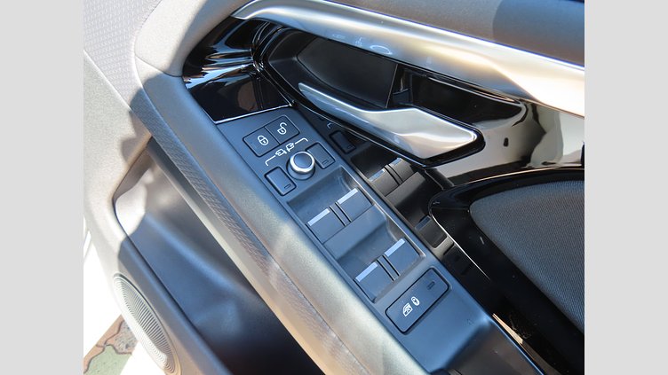 2020 認定中古車 Land Rover Range Rover Evoque フジホワイト P200 ベースグレード