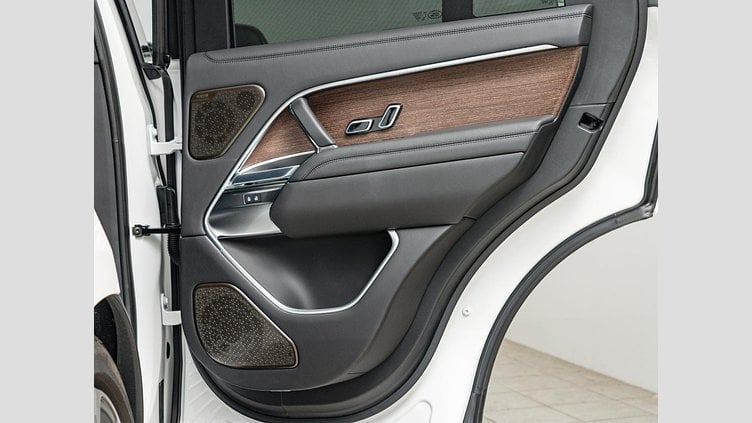 2023 認定中古車 Land Rover Range Rover オストゥーニパールホワイト D300 AWD MHEV（AT） スタンダードホイールベース AUTOBIOGRAPHY