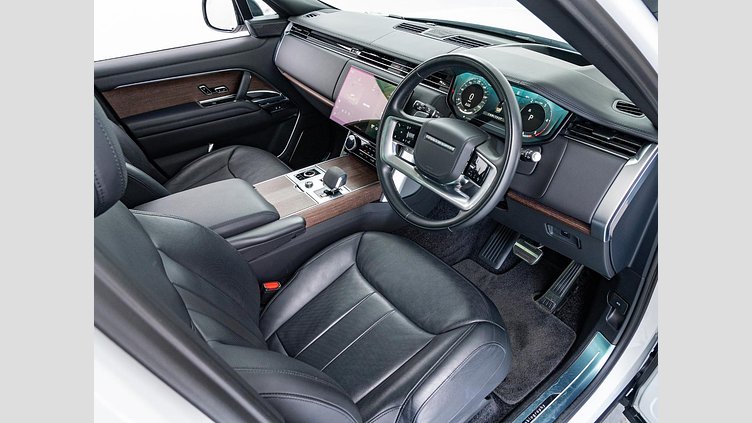 2023 認定中古車 Land Rover Range Rover オストゥーニパールホワイト D300 AWD MHEV（AT） スタンダードホイールベース AUTOBIOGRAPHY
