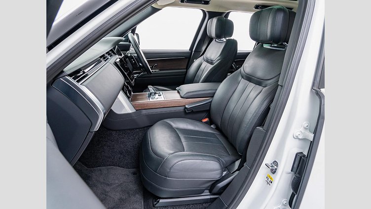 2023 認定中古車 Land Rover Range Rover オストゥーニパールホワイト D300 AWD MHEV（AT） スタンダードホイールベース AUTOBIOGRAPHY