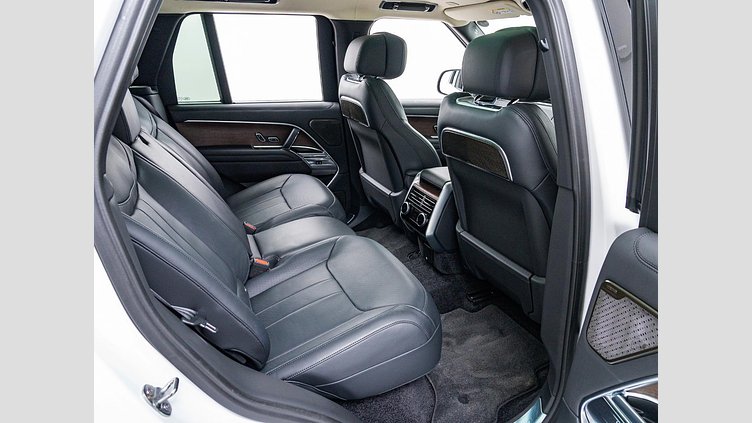 2023 認定中古車 Land Rover Range Rover オストゥーニパールホワイト D300 AWD MHEV（AT） スタンダードホイールベース AUTOBIOGRAPHY