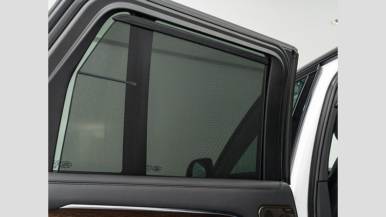 2023 認定中古車 Land Rover Range Rover オストゥーニパールホワイト D300 AWD MHEV（AT） スタンダードホイールベース AUTOBIOGRAPHY