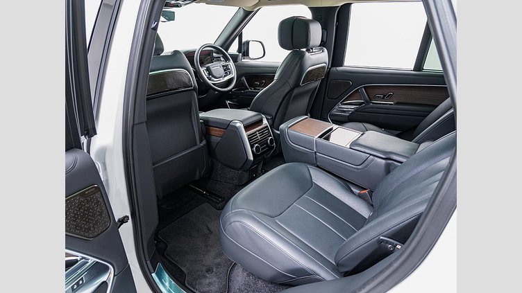 2023 認定中古車 Land Rover Range Rover オストゥーニパールホワイト D300 AWD MHEV（AT） スタンダードホイールベース AUTOBIOGRAPHY